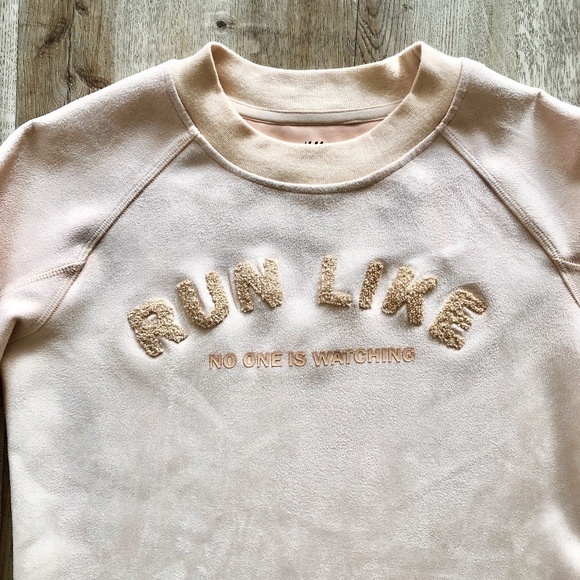 H&M, Run Like No One Is Watching, Cropped, Sweatshirt, Size XS, New With Tags - Picture 6 of 16
